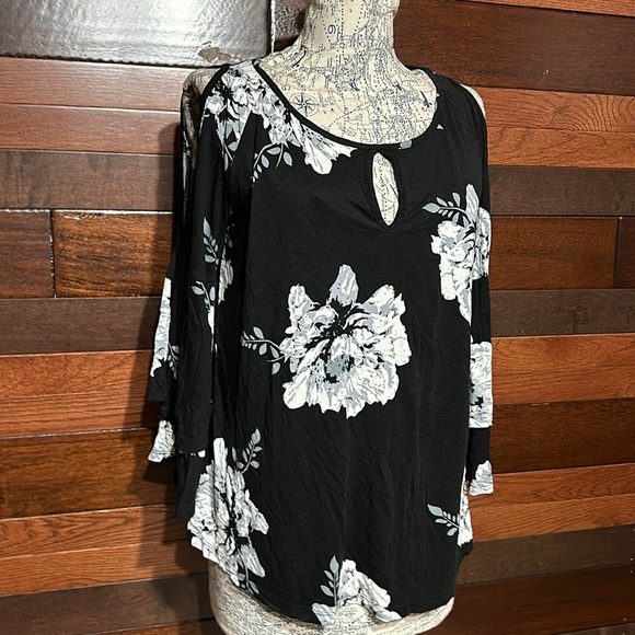 Lascana Venus Scoop Neck Cold Shoulder Long Sleeve Black and White Floral Blouse - Picture 2 of 10